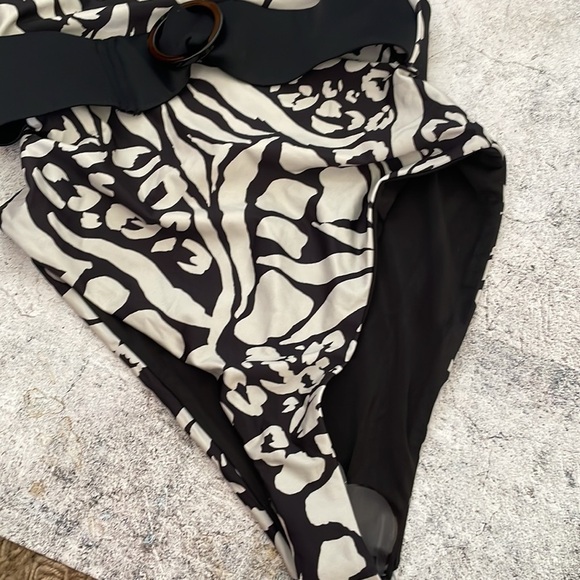 Nwt Anthropologie Julia Belted one piece Swimsuit black cream animal print Small - Picture 8 of 9